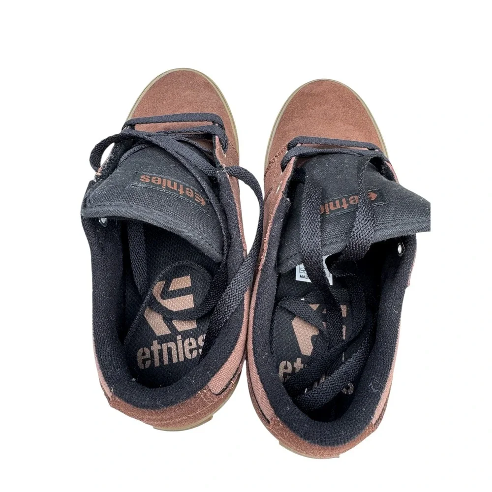 Etnies Skateboarding Shoes Mens Size 8.5 Brown Suede Canvas Gum Sole‎ Low Top